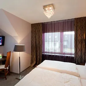 https://metropol-rooms.dusseldorf-hotel.net
